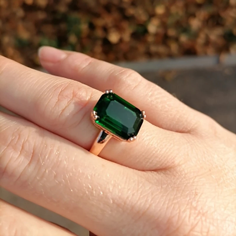 Vintage Fashion Faire - Double Fair Octagon Cut Green Crystal