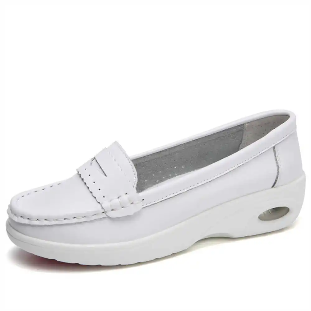 Thick Sole Slipon White Traine - огляд і ціна Vintage Fashion Collecting And Wearing Designer Classics