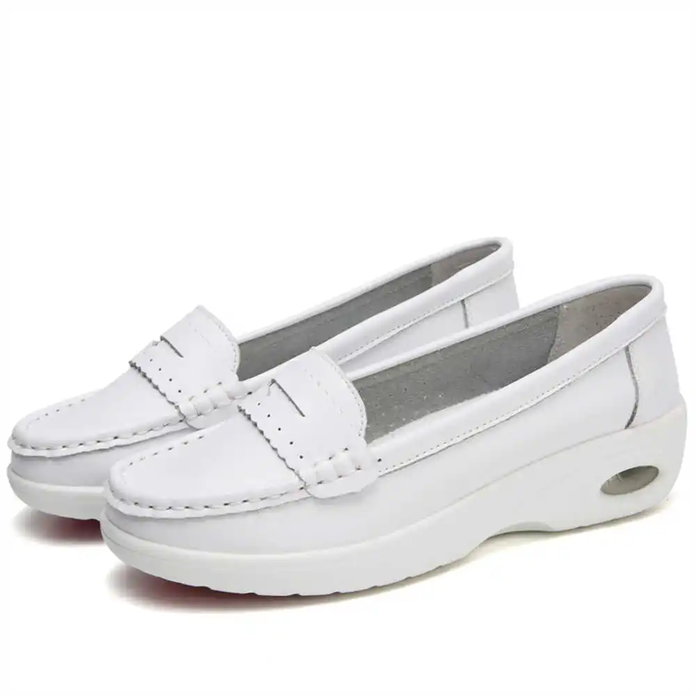 Thick Sole Slipon White Traine - огляд і ціна Vintage Fashion Collecting And Wearing Designer Classics