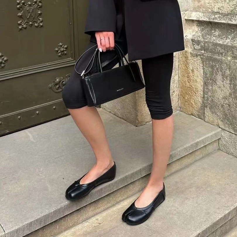 Fashion Split Toe Flat Hoof Ma - огляд і ціна Vintage Fashion Aesthetic