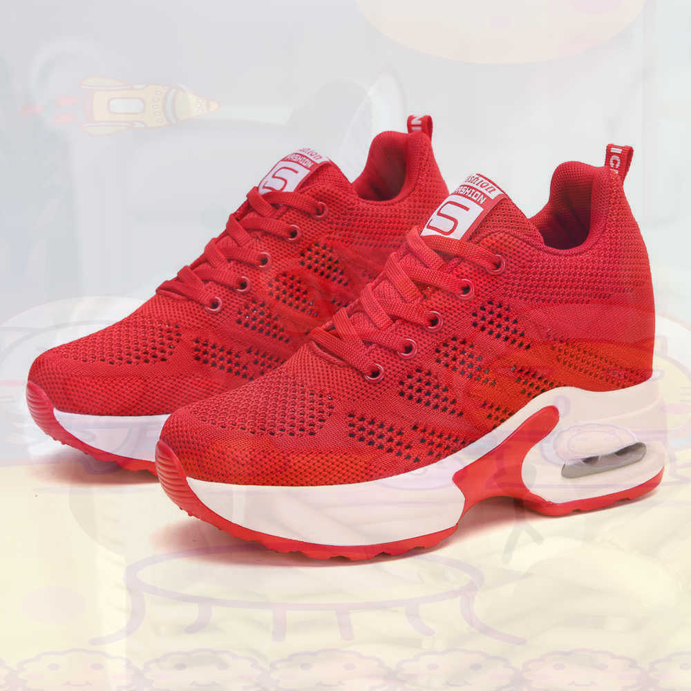 Red Size 36 Shoes Woman Tennis - огляд і ціна Vintage Fashion Collecting And Wearing Designer Classics