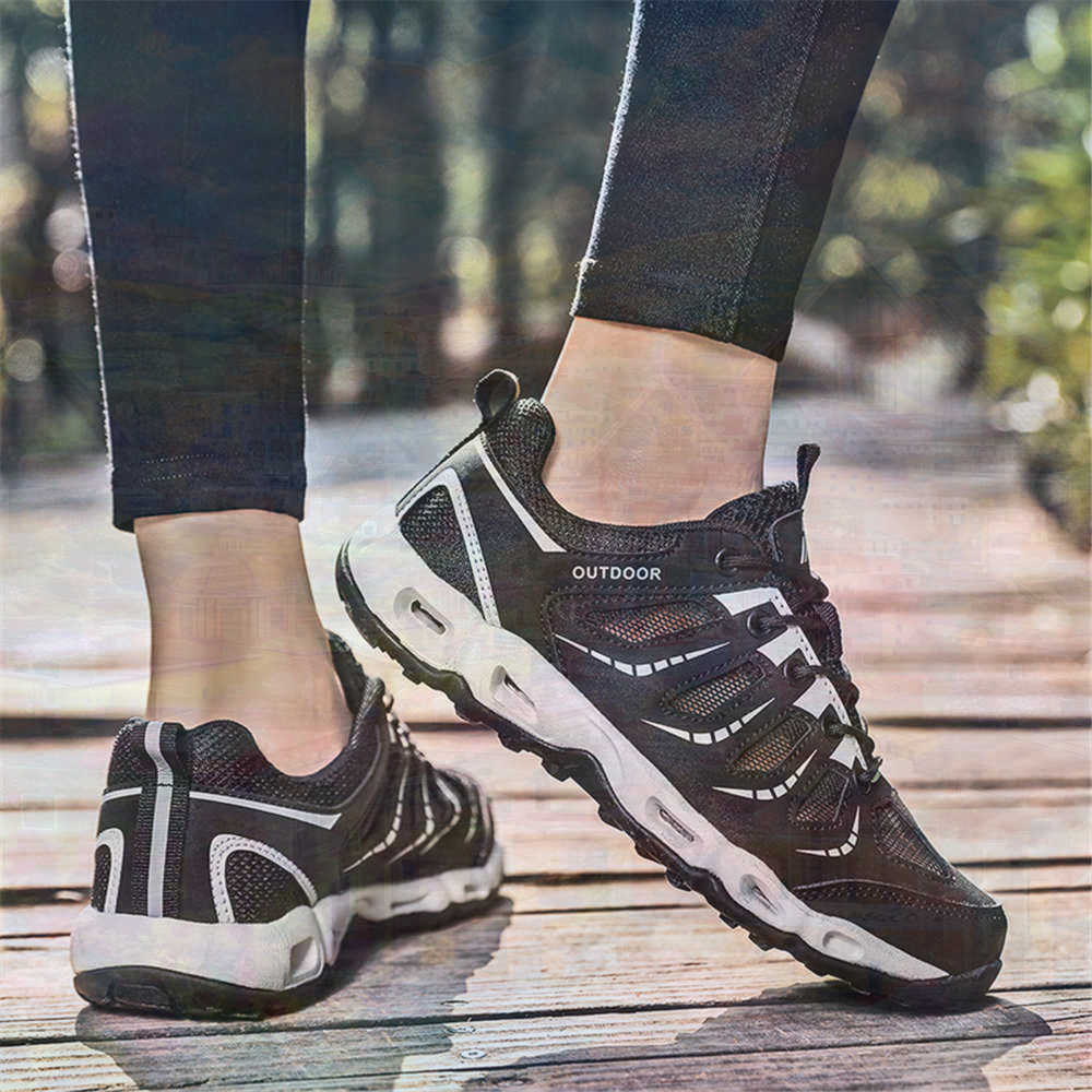 Sumer Round Tip Silver Sneaker - огляд і ціна Vintage Fashion Collecting And Wearing Designer Classics