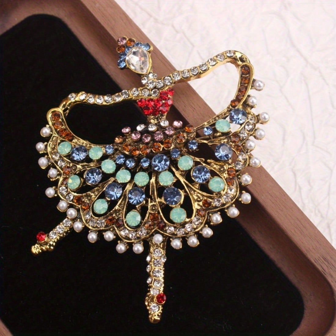 Vintage Gold-Tone Ballet Dance - огляд і ціна Vintage Fashion Enthusiasts