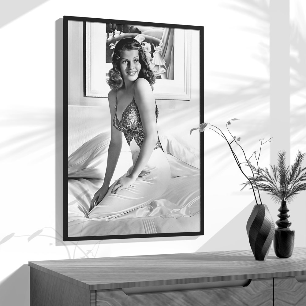 Rita Hayworth Poster,Black and - огляд і ціна Vintage Vogue Fashion Poster